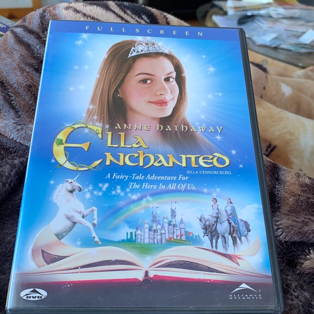 Ella Enchanted DVD